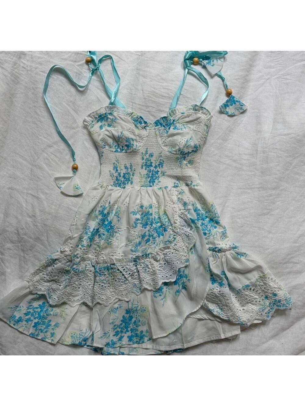 White and blue floral vintage